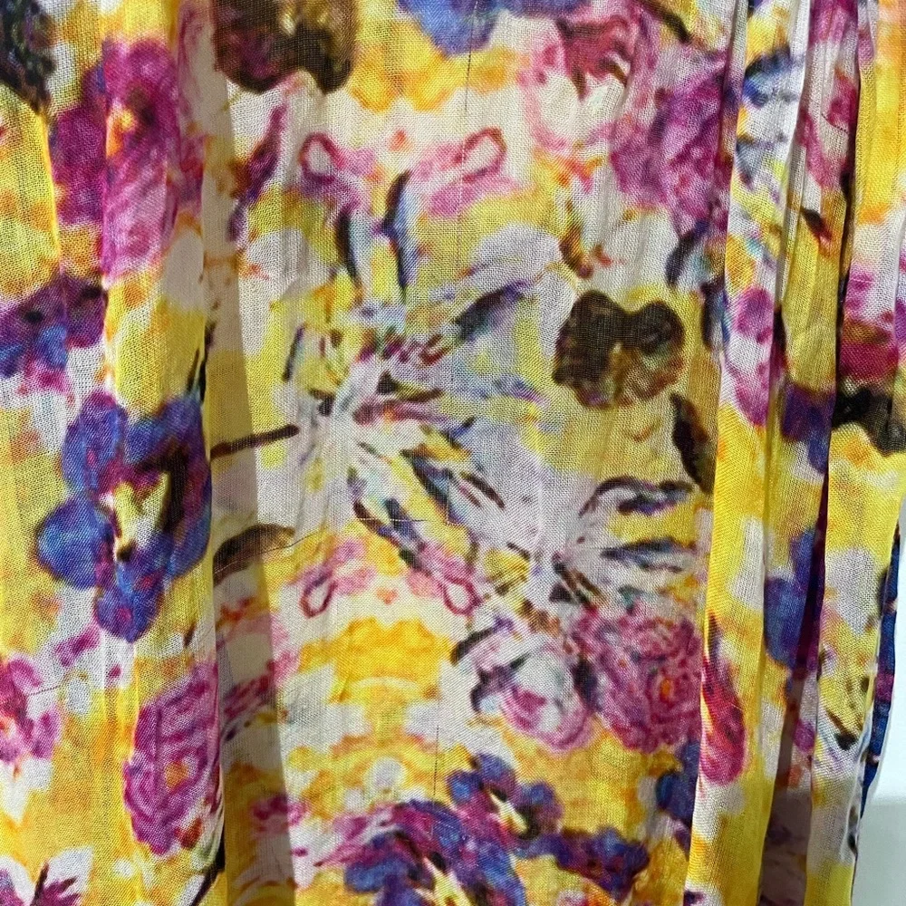 Neiman Marcus Scarf Large floral print